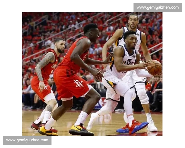 以压倒性优势大胜对手 展现团队实力和战术完美结合